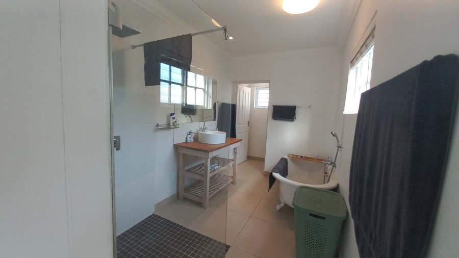 To Let 3 Bedroom Property for Rent in Voelklip Western Cape